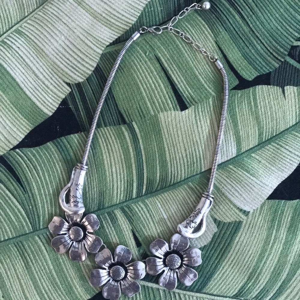 Western Silver Flower Necklace